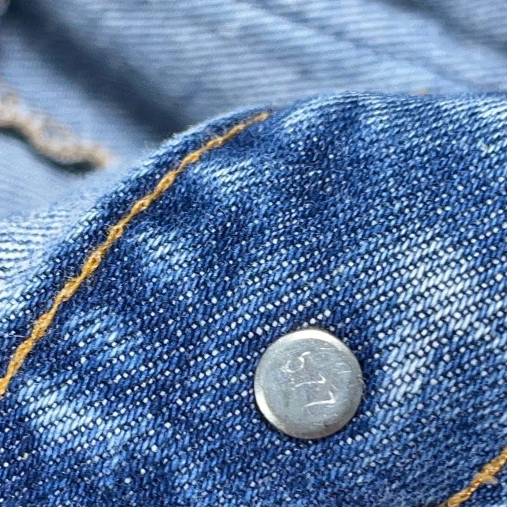 Vintage Levis Denim Jacket Men Size 42 Blue Med Wash 90s  USA Made 70506 0216
